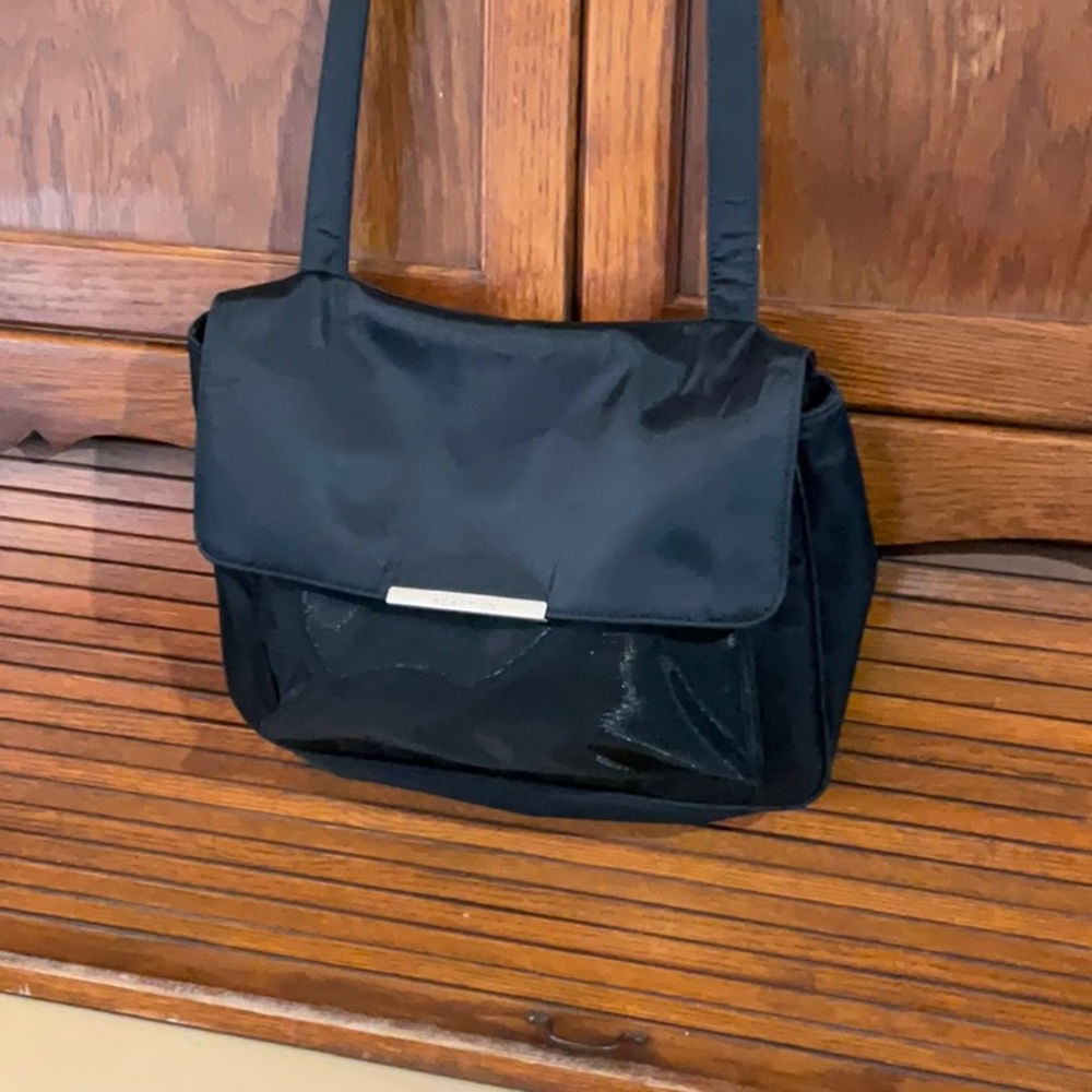 Kenneth Cole Black Nylon Travel Shopper Crossbody Messenger Work Bag Purse